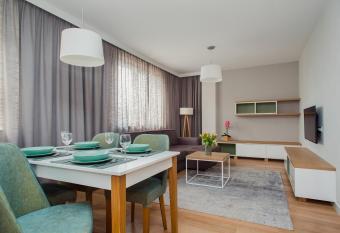 ShortStayPoland Apartamenty has Balcony rooms