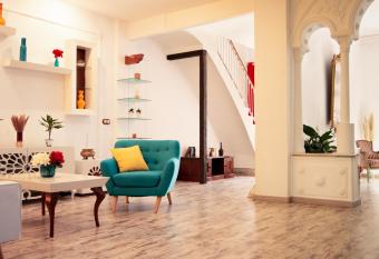 Portrait Boutique Guesthouse has rooms with a private hot tub