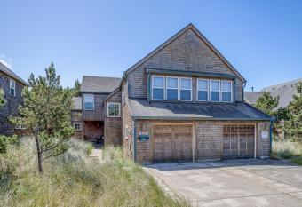 Castawaves has Balcony rooms