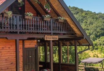 Brvnara Sofiana has Balcony rooms