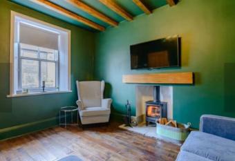 Northern Hideaways Seahouses allows 18 year olds to book a room