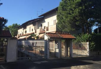 Casa ARCOBALENO has Balcony rooms