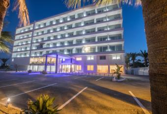 Bohemian Gardens Hotel has Balcony rooms