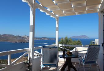 Studios Betty allows 18 year olds to book a room