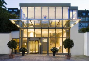 Engimatt City & Garden Hotel allows 18 year olds to book a room