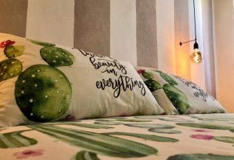 Residenza Castello di Valli allows 18 year olds to book a room