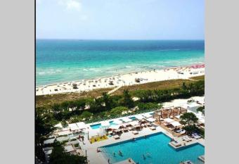 Incredible Ocean Views! Terrace, 1800 sq.ft., Hotel has rooms with a private hot tub