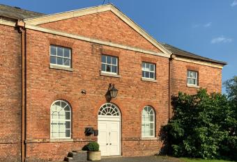 The Stables Apartment allows 18 year olds to book a room