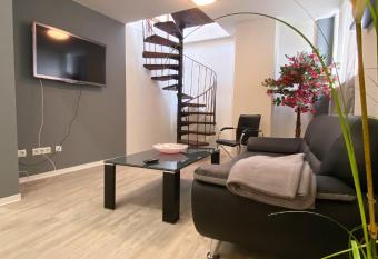 Traumhaftes Privatzimmer in Karlsruhe allows 18 year olds to book a room