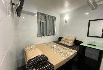 Vienna Hostel allows 18 year olds to book a room