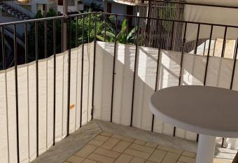 Home Plutone allows 18 year olds to book a room