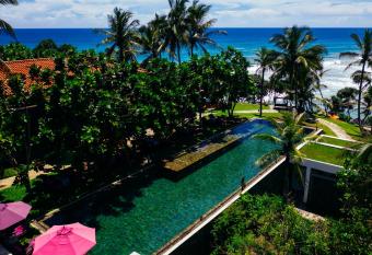 UTMT - Underneath The Mango Tree Spa & Beach Resort has Balcony rooms