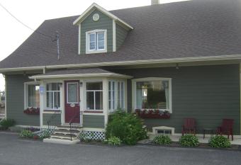 G  te la Veilleuse allows 18 year olds to book a room