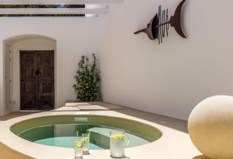 Villa Ekavi Naousa has Balcony rooms