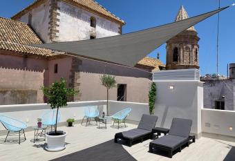 San Lorenzo Apartamentos y Suites allows 18 year olds to book a room