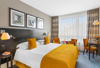 Auteuil Manotel has Balcony rooms