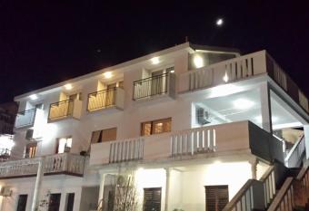 Apartments Klakor PS has Balcony rooms