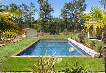 La Villa Estella has Balcony rooms