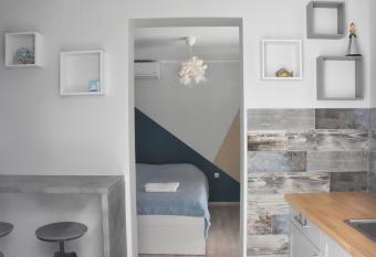 Artemis Boutique House has Balcony rooms