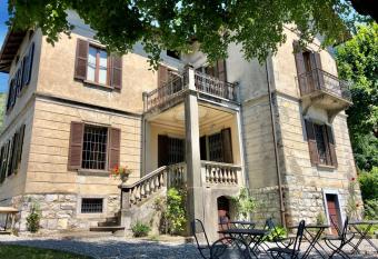 Villa il Maiale Bianco B&B allows 18 year olds to book a room