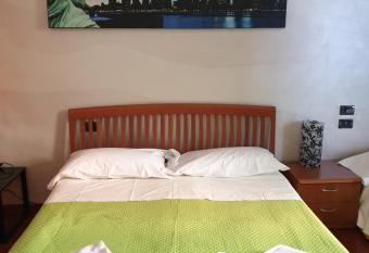 Caravaggio Apartments has Balcony rooms