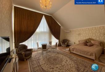 Villa San Marino has rooms with a private hot tub