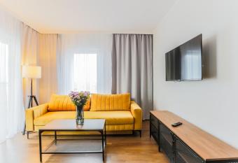 COIN Apartamenty Krakowska allows 18 year olds to book a room