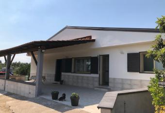 Villetta Gallo B&b casa vacanze humanitas catania centro Sicilia clinica Humanitas has Balcony rooms