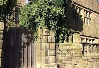 Riber Hall Manor has Balcony rooms