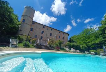 Castello di Baccaresca allows 18 year olds to book a room