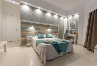 Hotel Sun Holidays allows 18 year olds to book a room