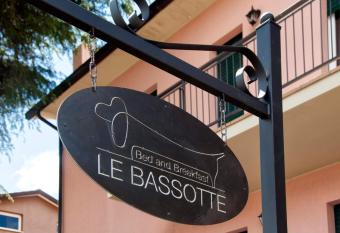 Le Bassotte b&b has Balcony rooms
