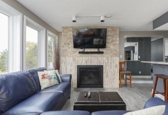 Condo at Blue Mountain on Ski Run Close to Village has Balcony rooms