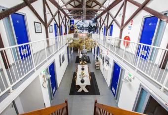 Kings Inn City Hostel allows 18 year olds to book a room