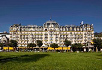 Fairmont Le Montreux Palace has Balcony rooms