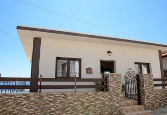 Effies House has Balcony rooms