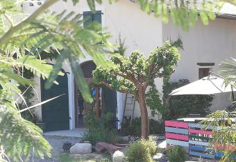 gite Pedelucq has Balcony rooms