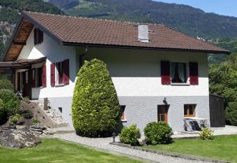 Chambre d h  tes La Choume allows 18 year olds to book a room