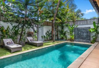 Saga Villas Legacy allows 18 year olds to book a room