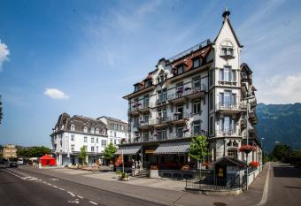 Carlton-Europe Vintage Adults Hotel allows 18 year olds to book a room