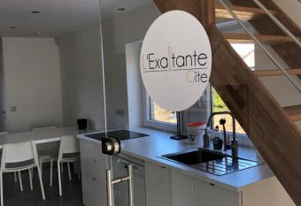 L Exaltante has Balcony rooms