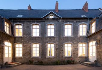 The Stay Well has Balcony rooms