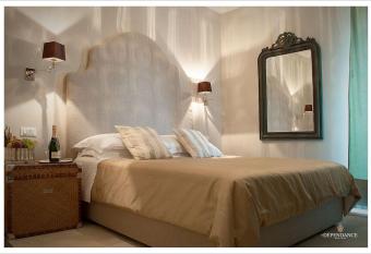 La D  pendance Hotel allows 18 year olds to book a room