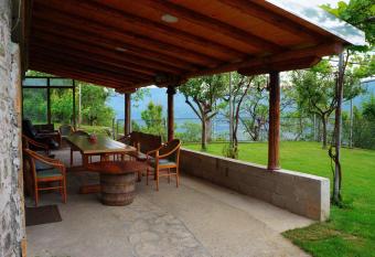 Old House Kontic has Balcony rooms