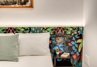 Oasi Urbana 41 allows 18 year olds to book a room