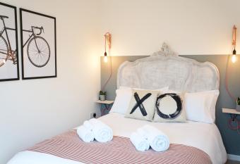 The Oldbrook Garden Flat allows 18 year olds to book a room