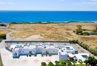 Aegean Horizon apartments allows 18 year olds to book a room