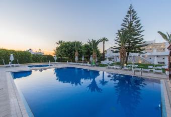 Abella Hotel allows 18 year olds to book a room