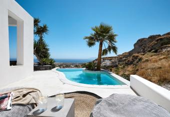 Casa Luz allows 18 year olds to book a room