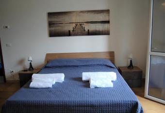 Locazione Turistica Elite Parco Brentelle bed & breakfast - Chiesanuova 135 e 167 has Balcony rooms